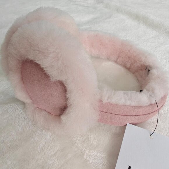 NWT UGG Classic Logo Genuine Dyed Shearling Earmuff - Picture 3 of 5